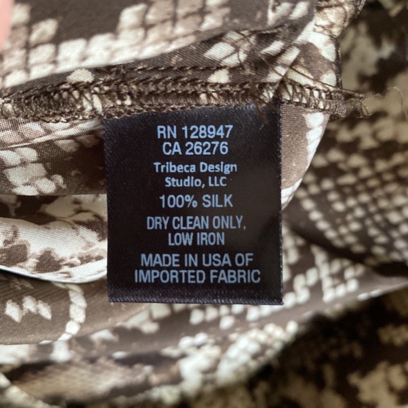 Nili Lotan Adalene Pleated Snake Print Silk Charmeuse Wide Leg Pants size 4 - Picture 10 of 14